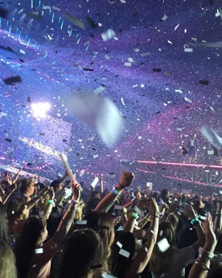 Candlelight: 90s Unplugged